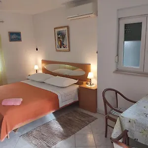 https://seaside-apartment-for-2-p.splithotels.org