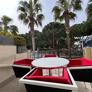 Sur La Pinède à Juan Les Pins Appartamento Antibes